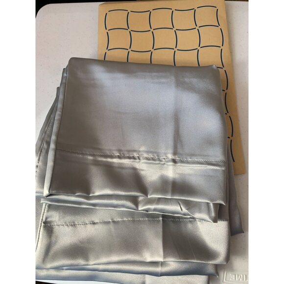 Silver Satin Pillowcase Set By Bedsure set of two - Picture 1 of 2